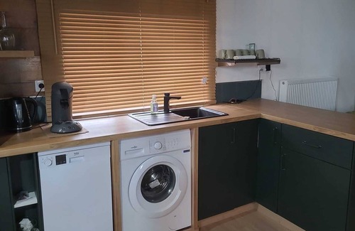 Nicorps House | Gîte with Llamas in Normandy – Ideal for Families & Groups, Sleeps 8–10