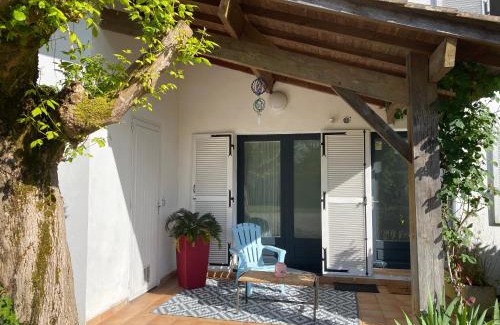 Saint-Morillon House | Gites d'Ici et d'Ailleurs 1 & 2 -famille ou groupe- Dépendances dans propriété proche Bordeaux et Bassin Arcachon