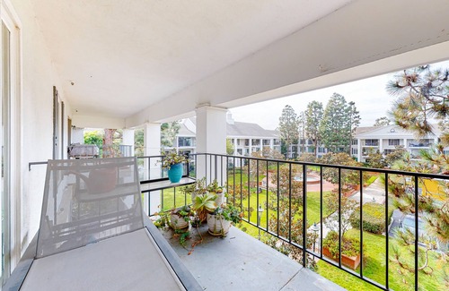 Santa Ana Heights Condo | Glamorous, dog-friendly condo with pool, hot tub & W/D - snowbird-friendly