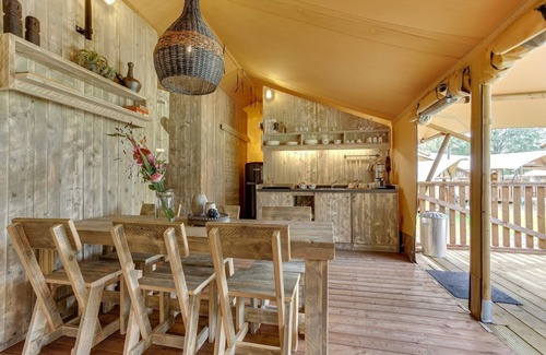 Uden House | Glamping 6-person safari tent