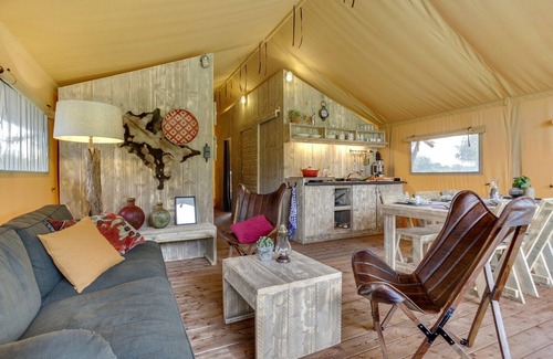 Uden House | Glamping 6-person safari tent