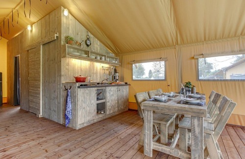 Uden House | Glamping 6-person safari tent