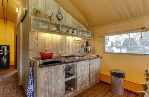 Uden House | Glamping 6-person safari tent