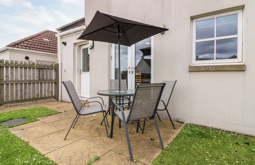Strathkinness House | GLEBE COTTAGE (NUMBER 6), family friendly in St Andrews