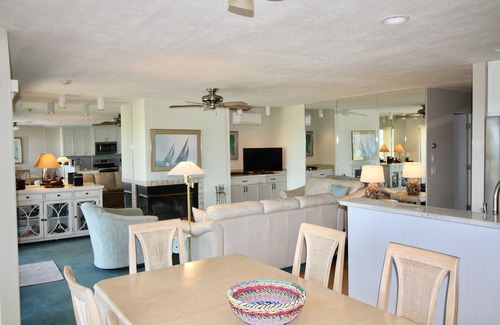 Glen Arbor Condo | Glen Arbor Lake Michigan Beachfront Condominium