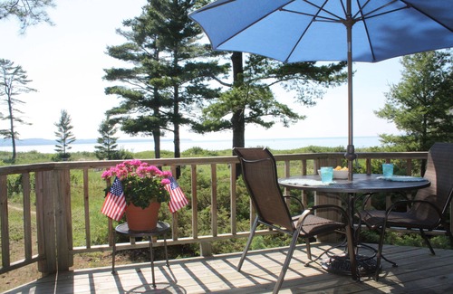 Glen Arbor Condo | Glen Arbor Lake Michigan Beachfront Condominium