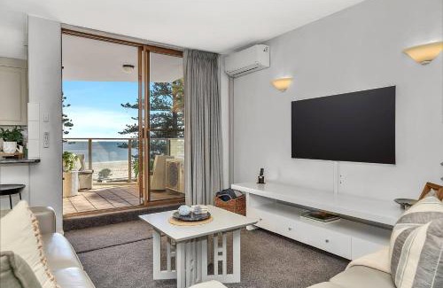 Glenelg Apartment | Glenelg Outlook - Beachfront Stay by Moseley Square