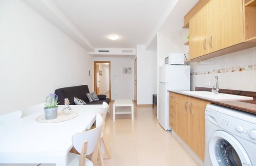 Sagunto Apartment | Global Properties: Cozy apartment in Puerto de Sagunto