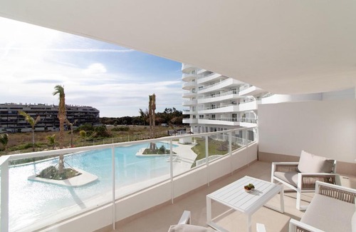 Canet de Berenguer Apartment | Global Properties, Apartamento para 5 personas con terraza y vistas a la piscina