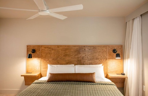 Brazos Hotel | Gloria Inn Unit 5 -5 minutes from Baylor and 2 Blocks to Magnolia