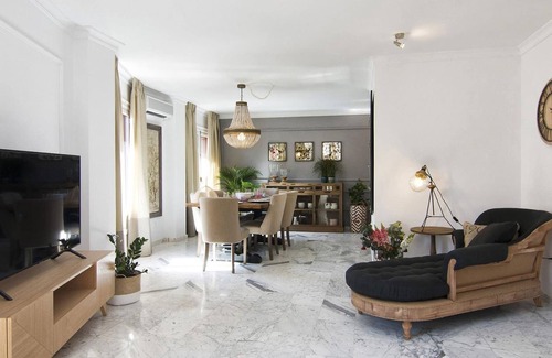 Albaicin Apartment | Glow and Elegant Apartment in Granada Center Free Parking