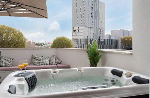 Split Apartment | Glow luxury apartment with terrace and jacuzzi