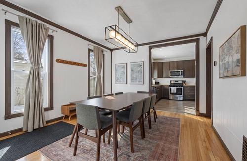 Westside House | GmRm/Rcade | Wk2Food&Drink | 1stFl B&B | 1-StepAcc