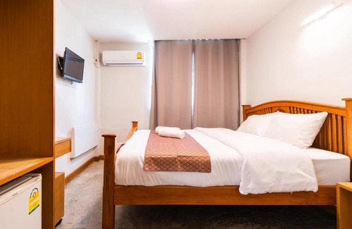 Chana Songkhram Apartment | GO INN v ข้าวสาร