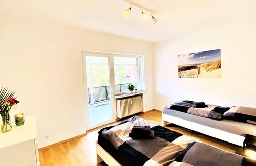 Pfalzdorf Apartment | GO02 4 room apartment with balcony & garden