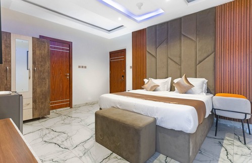 Ikeja Hotel | Gods Touch Apartments Remi Fani Kayode