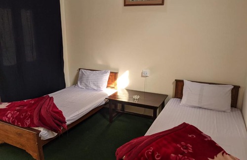 Azad Kashmir Bed & Breakfast | GOHO Rooms Lake View Hotel