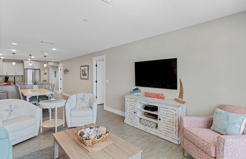 Indian Shores Apartment | Going Coastal Condo with Stunning Gulf View!