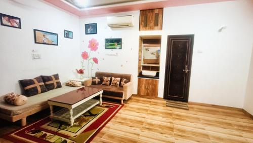 Udaipur Apartment | Gokul Niwas Home Stay Udaipur 3 BHK