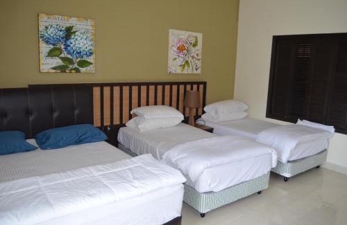 Endah Apartment | Gold Coast Morib Ain Studio