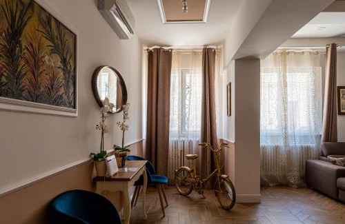 Ferrara Villa | Gold Maison