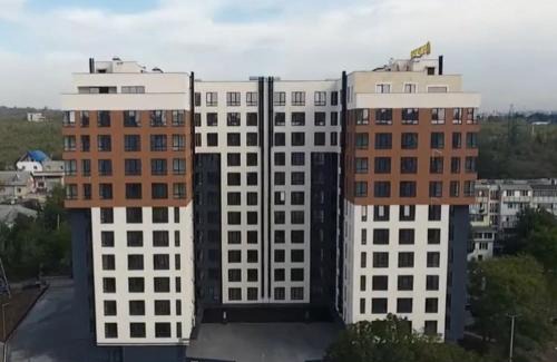 Riscani Apartment | Gold