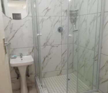 Robertsham Apartment | Gold Reef Hideout