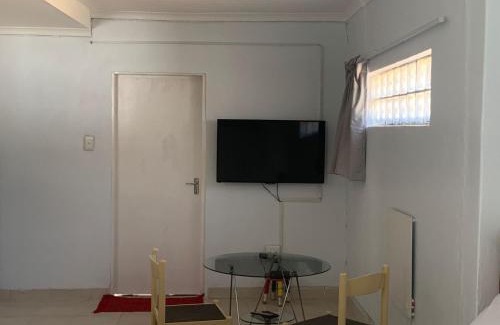 Robertsham Apartment | Gold Reef Hideout