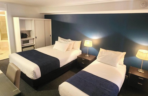 Queanbeyan East Hotel | Golden Age Motor Inn Queanbeyan
