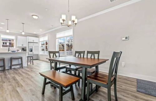 Edgewater House | Golden Anchor Retreat; Lux Living! - Sleeps 7