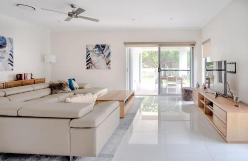 Golden Beach House | Golden Beach Family Home with Pool