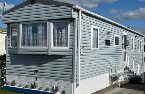 Towyn House | golden gate holiday centre,towyn ,abergele