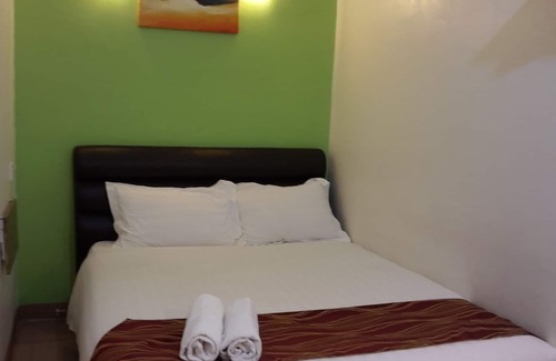 Kampung Gong Pauh Apartment | GOLDEN GATE HOTEL