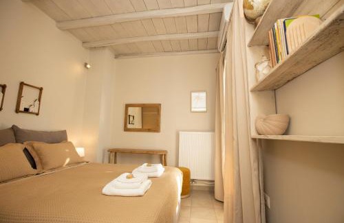 Vissa House | Golden Palm Tree Maisonette