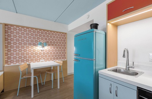 Wilmington Beach Hotel | Golden Sands Carolina Beach Oceanfront, Tapestry by Hilton
