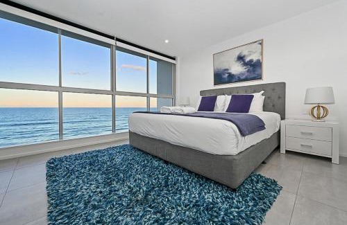 Main Beach Apartment | Golden Sands on the Beach - Absolute Beachfront Apartments