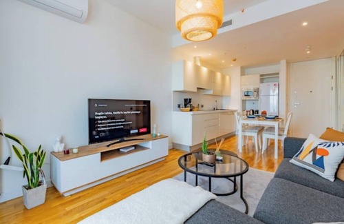 Kucukcekmece House | Golden Stone House Pool, Lake And Garden View