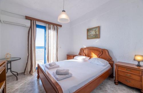Skala Fourkas House | Golden sunset beach house