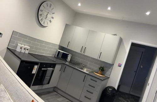 Adlington Apartment | Goldie's Retreat