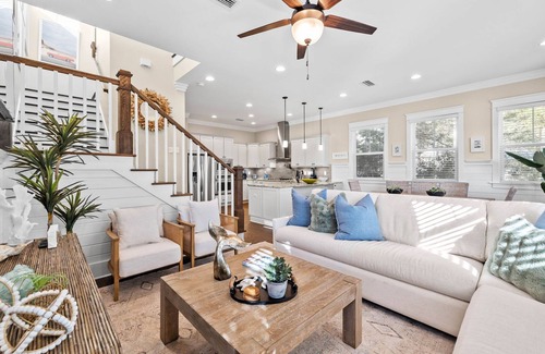 Santa Rosa Beach House | Golf Cart & 4 Bikes! Next to Huge Resort Pool! Sandy Curls Cottage Highland Park