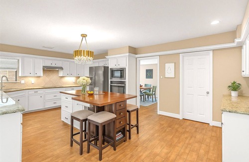 April Sound House | Golfers’ Paradise! 3BR Villa/Pool/Golf View/Gated/Lake Conroe,Tennis, Gym Access