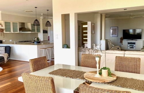 Killcare Heights House | 'Gone Coastal' by Accom Holidays