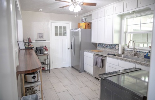 Garden Acres House | Good Bull Getaway-The Ultimate Aggie Retreat! with Game Room!