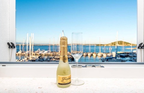 Preko Apartment | Good Life Deluxe Seafront Apartment