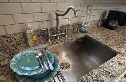 Spring Hill House | Good Location/Good people AND GOOD VIBES ONLY