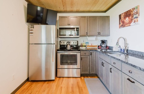 Two Harbors Apartment | Gooseberry Trailside Suites | Lester River Suite