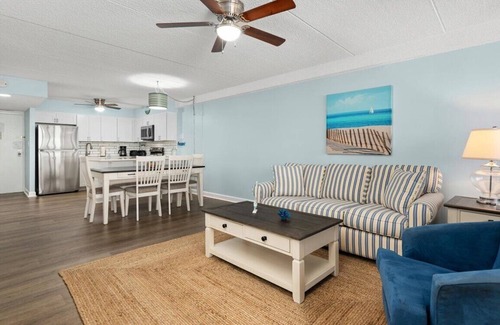 North Ocean City Condo | Gorgeous 2 BR/2 BA Beachfront Condo