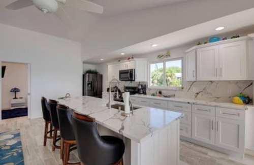 Summerland Key House | Gorgeous 3 Bedroom 2 Bath Open Water Pool Home on Summerland Key