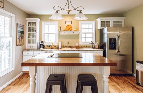 Saugatuck House | Gorgeous 3BR, 2BA; The Perfect Home Away From Home! (Downtown Saugatuck)