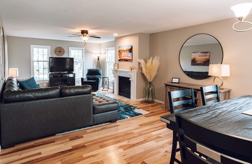 Saugatuck House | Gorgeous 3BR, 2BA; The Perfect Home Away From Home! (Downtown Saugatuck)